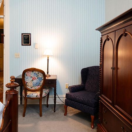 Captain Henderson House Otel Arkadelphia Oda fotoğraf