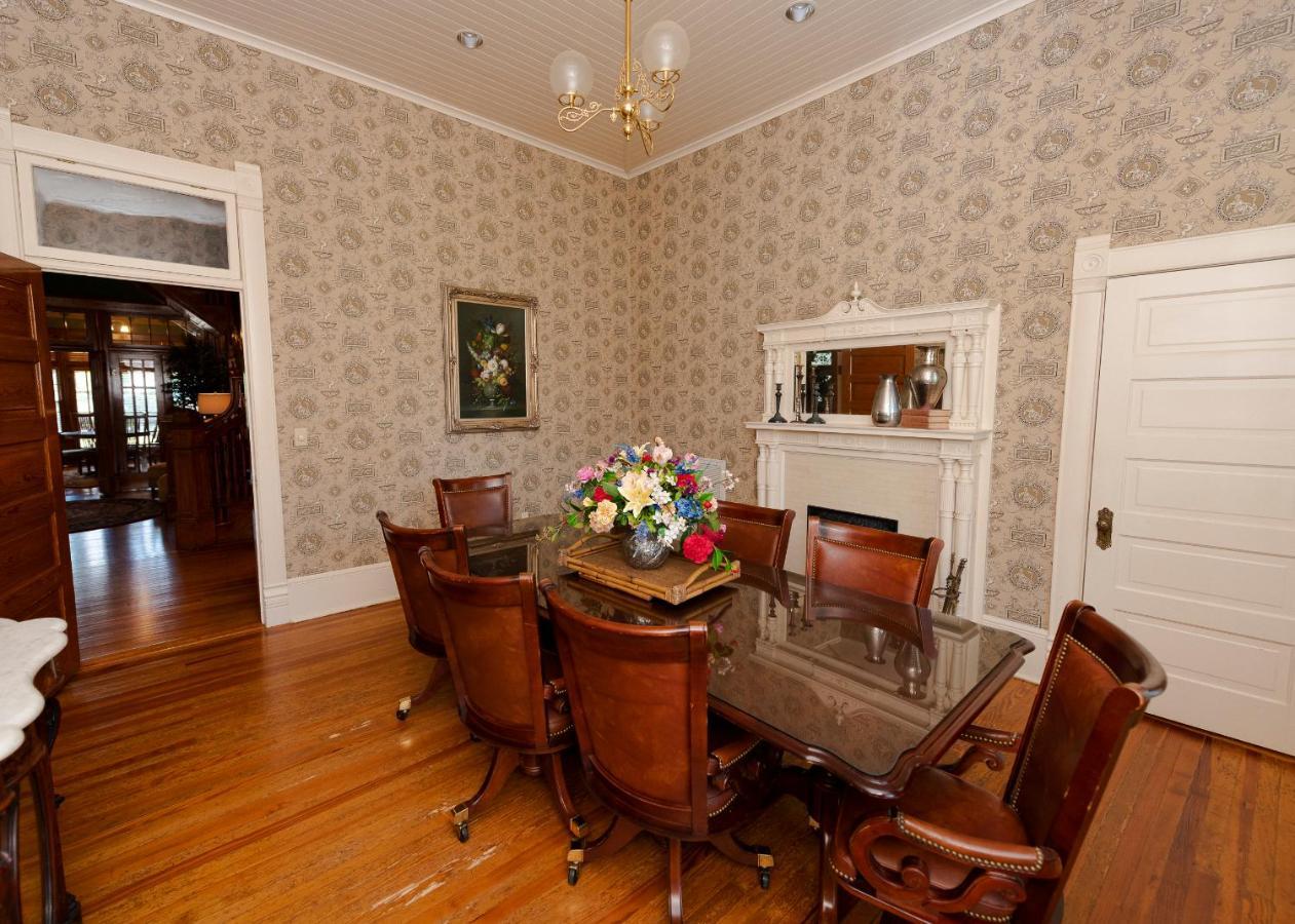 Captain Henderson House Otel Arkadelphia Dış mekan fotoğraf