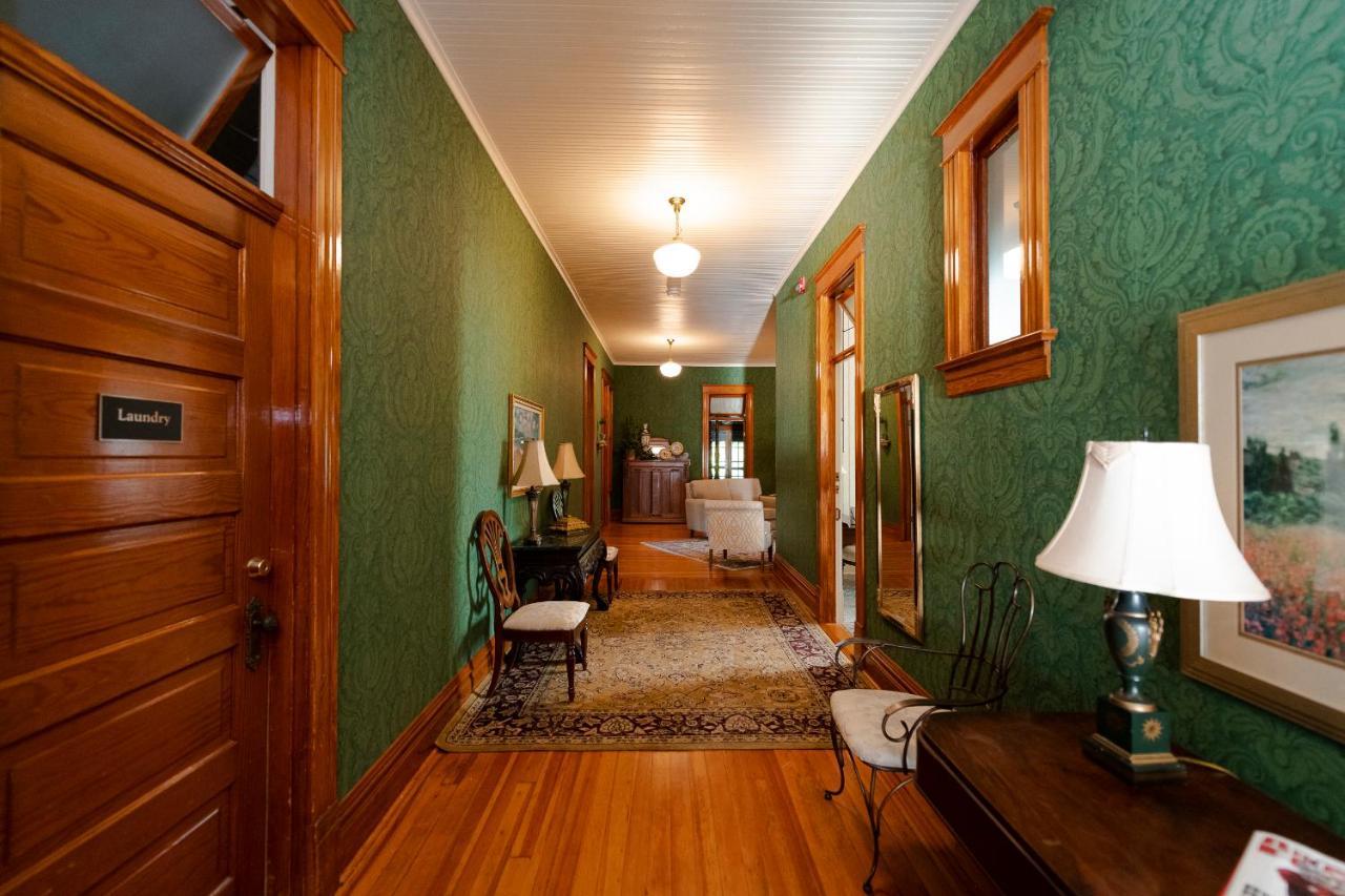 Captain Henderson House Otel Arkadelphia Dış mekan fotoğraf