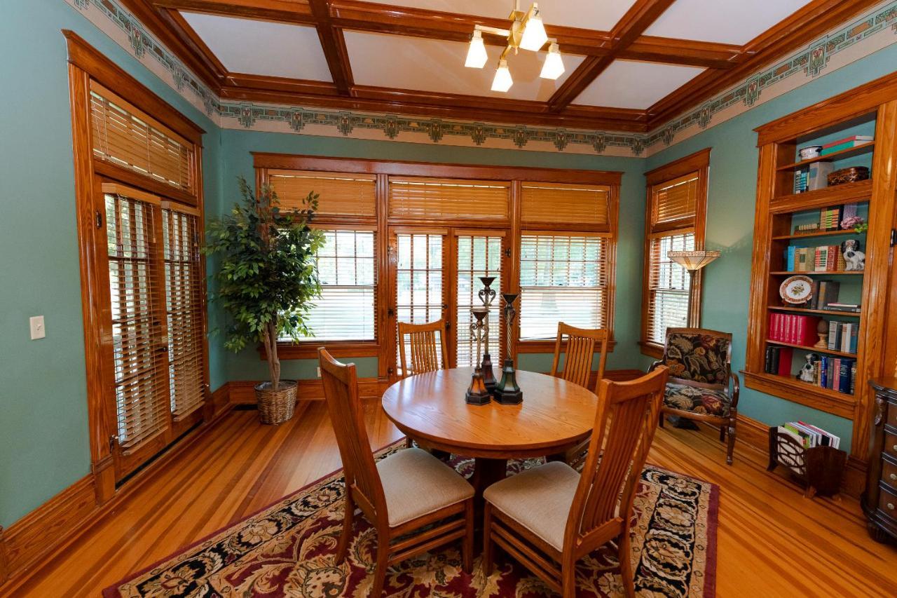 Captain Henderson House Otel Arkadelphia Dış mekan fotoğraf
