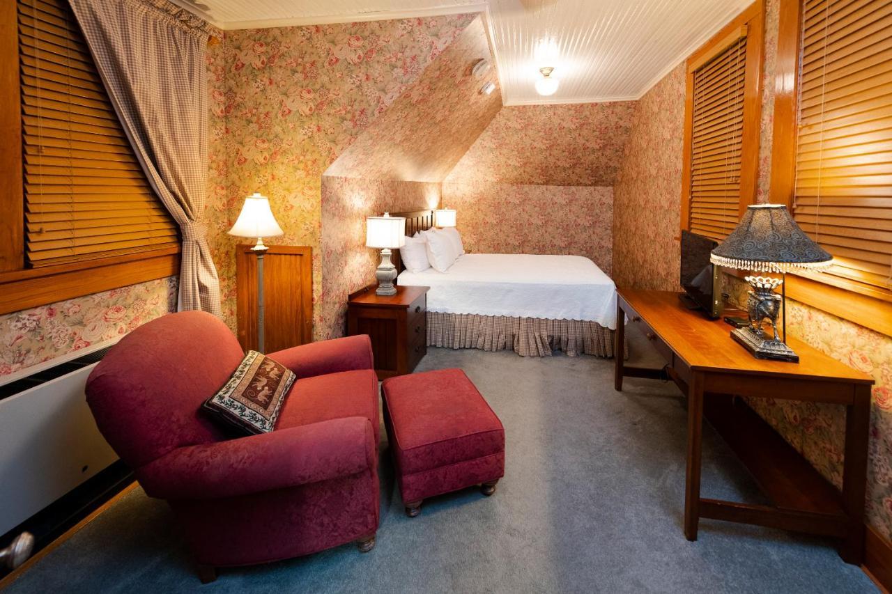 Captain Henderson House Otel Arkadelphia Oda fotoğraf
